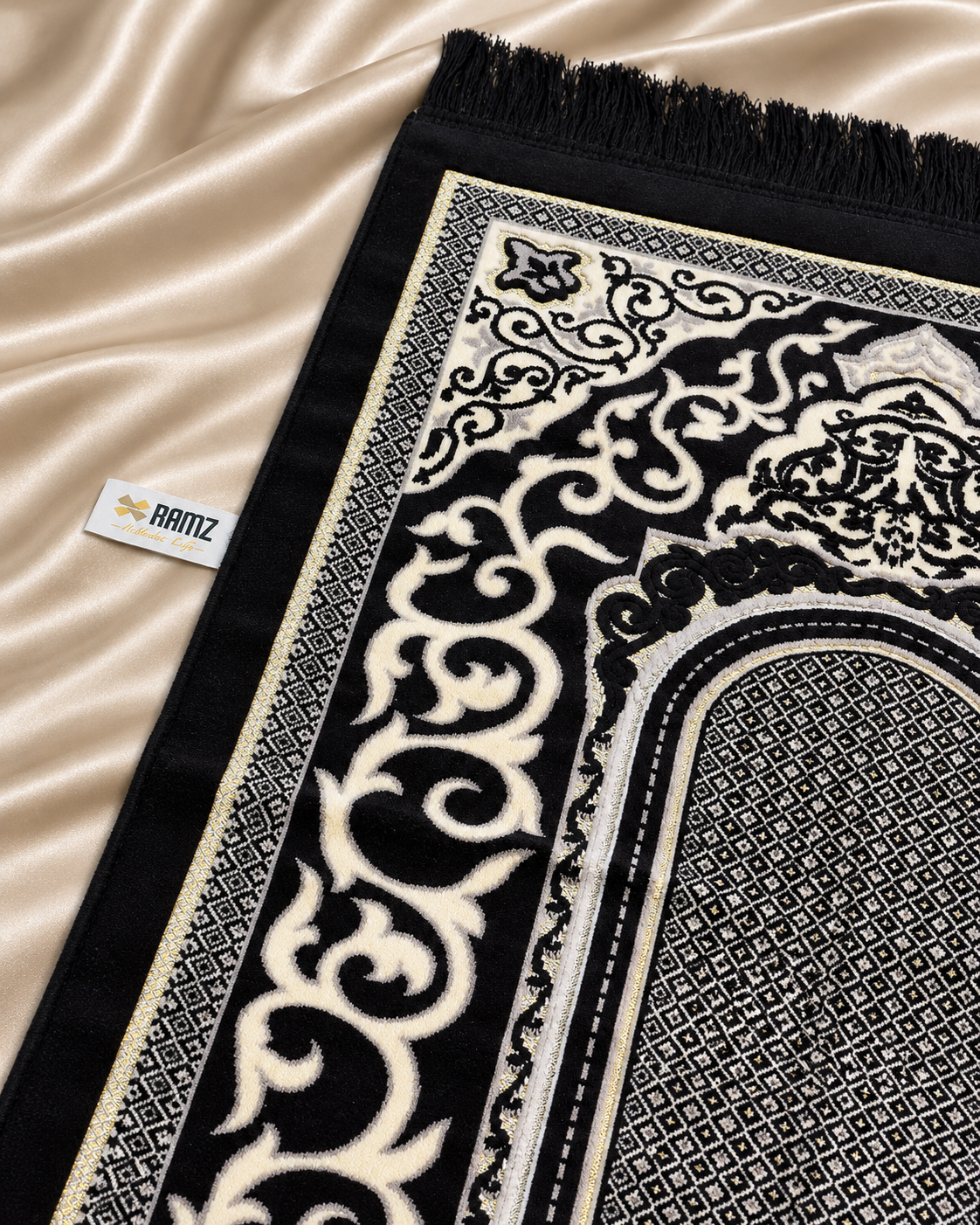 الأصيل · Al Aseel — Heritage Prayer Mat | Layl Edition